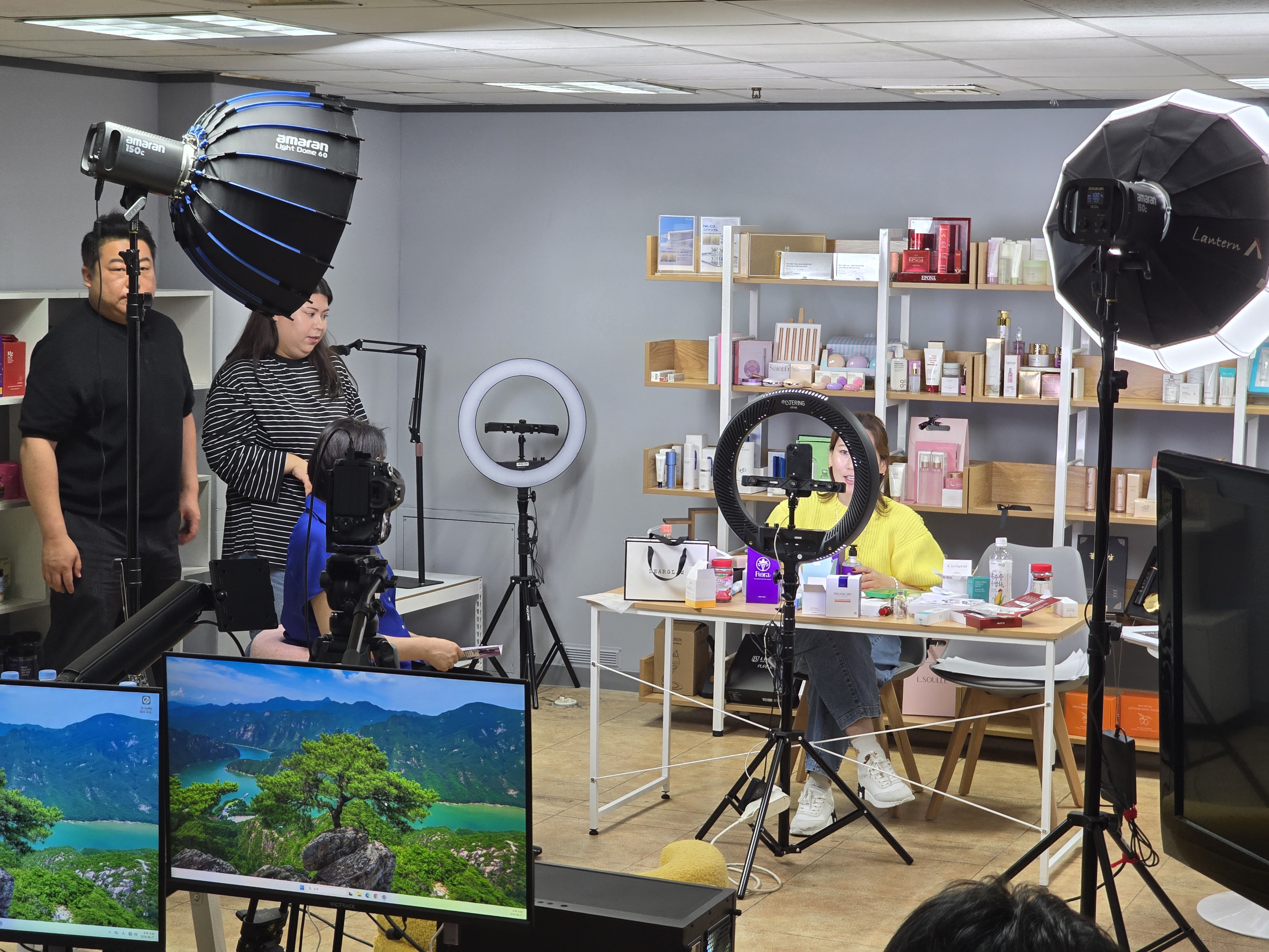 Japan live-selling studio setup